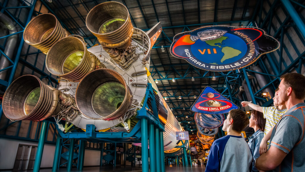apollosaturnvcentersaturnvrocketandenginebells-7596025
